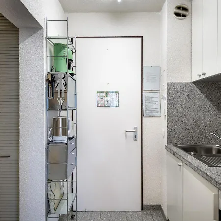 A805 By Interhome